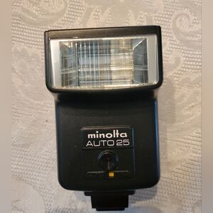 VTG Minolts Auto Electroflash 25...nib